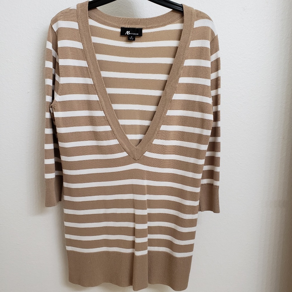 AB Studio Taupe and White Lightweight Sweater Med